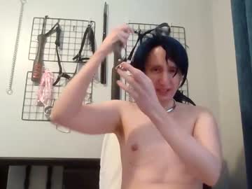 Servilesarah Chaturbate stream image from February 18, 2025