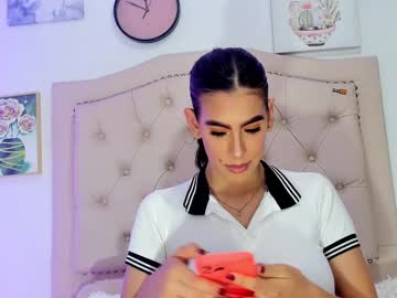 Alicia_Trece Chaturbate stream image from February 19, 2025