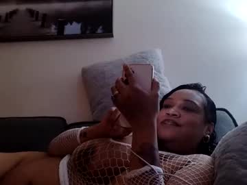 Isabellacloverlove Chaturbate stream image from February 19, 2025