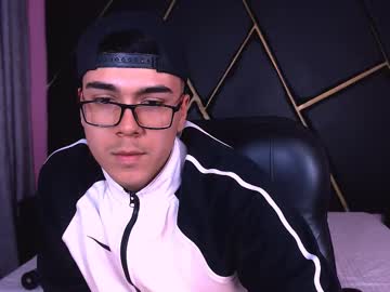 Jhonyblass Chaturbate stream image from February 19, 2025