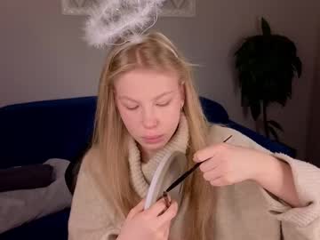 Sky_Lol1y Chaturbate stream image from February 19, 2025