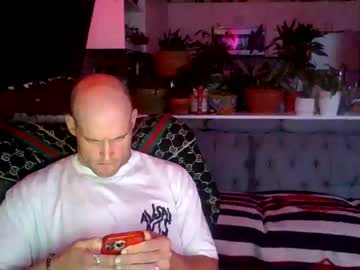 Theoutfitter Chaturbate stream image from February 19, 2025