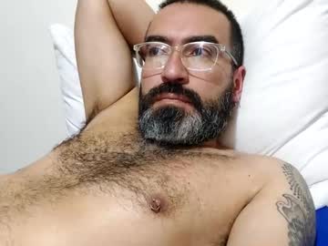 Luis2988z Chaturbate stream image from February 19, 2025