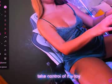 Reggiemeow Chaturbate stream image from February 19, 2025