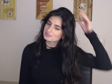Hollyshit_ Chaturbate stream image from February 19, 2025