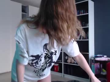 Hoveykey Chaturbate stream image from February 19, 2025