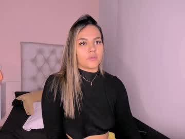 Mariana__Roe Chaturbate stream image from February 19, 2025