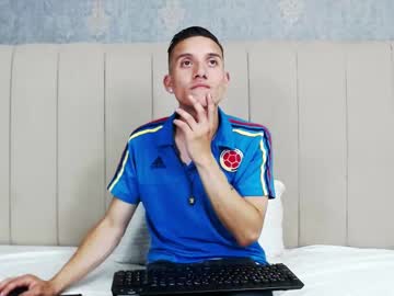 Skinnyhot_Wm Chaturbate stream image from February 19, 2025