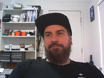 Theozbeardguy Chaturbate stream image from February 19, 2025