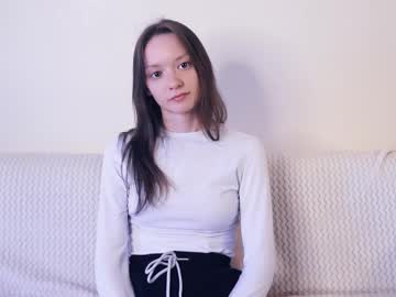 Mildredgosson Chaturbate stream image from February 19, 2025