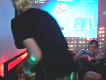 Xbl0ndiex Chaturbate stream image from February 19, 2025
