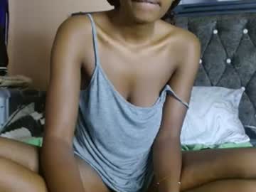 Biancabella4 Chaturbate stream image from February 19, 2025