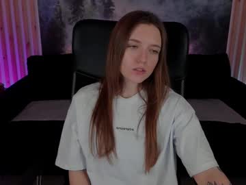Jennydens Chaturbate stream image from February 19, 2025