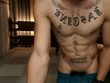 Justine_Hunk Chaturbate stream image from February 19, 2025
