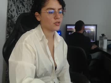 Pretty_Latina2 Chaturbate stream image from February 19, 2025