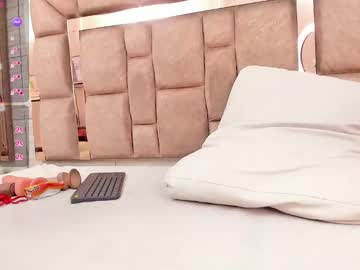 Shanon_Hughes Chaturbate stream image from February 19, 2025