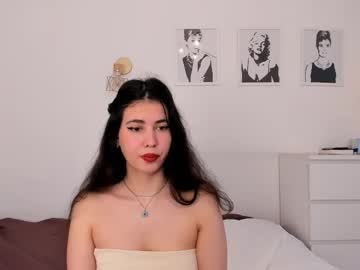 Yooleen Chaturbate stream image from February 19, 2025