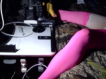Frillysisnikki Chaturbate stream image from February 19, 2025