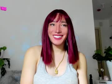 Hottycrishinaxx Chaturbate stream image from February 19, 2025