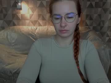 Loramoor Chaturbate stream image from February 19, 2025