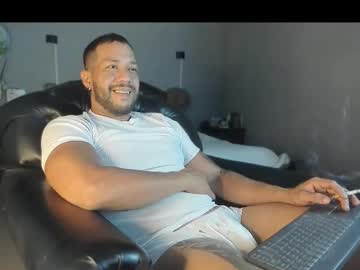 Machohandsome Chaturbate stream image from February 19, 2025