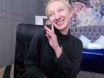 Natalie_Bitton Chaturbate stream image from February 19, 2025