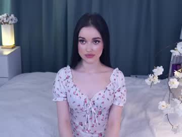 Silvergloss Chaturbate stream image from February 19, 2025