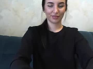 Vikipop Chaturbate stream image from February 19, 2025