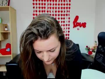 Helen_Elliot Chaturbate stream image from February 19, 2025