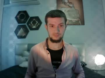 Miklefor Chaturbate stream image from February 19, 2025