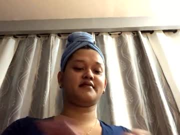 Queencatt Chaturbate stream image from February 19, 2025