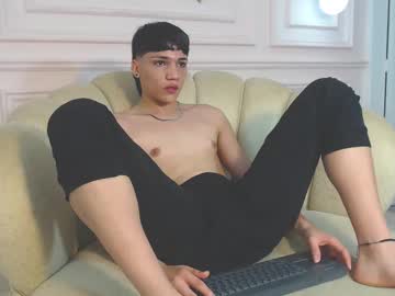 Andytyler4 Chaturbate stream image from February 19, 2025