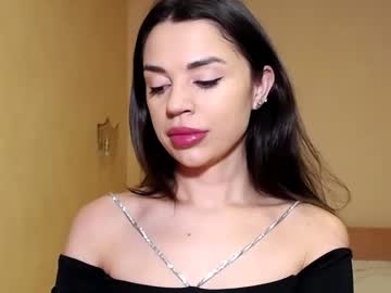 Mika_Gold7 Chaturbate stream image from February 19, 2025
