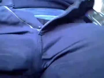 Mikeybed Chaturbate stream image from February 19, 2025