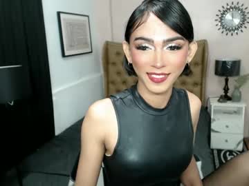 Pearlmoore Chaturbate stream image from February 19, 2025