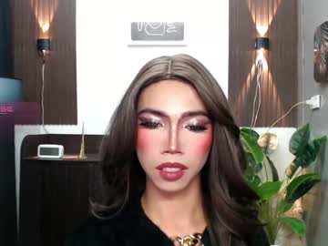 Ravennax Chaturbate stream image from February 19, 2025