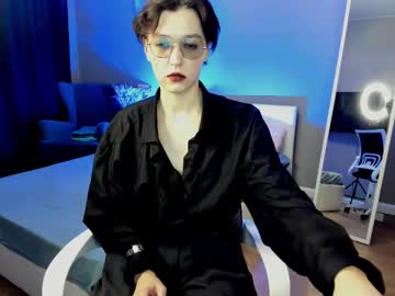 Sleepy_Vampire Chaturbate stream image from February 19, 2025