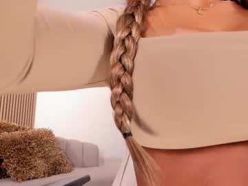 Wandathompson_ Chaturbate stream image from February 19, 2025