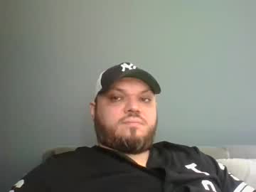Glusgan Chaturbate stream image from February 19, 2025