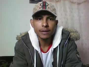 Sexyleon69 Chaturbate stream image from February 19, 2025