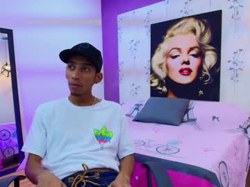 Alejandro_King1 Chaturbate stream image from February 19, 2025