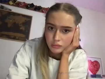 Alpinecharm Chaturbate stream image from February 19, 2025