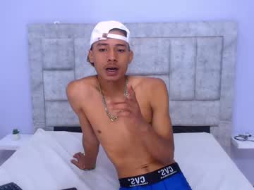 Axel_Diamond Chaturbate stream image from February 19, 2025