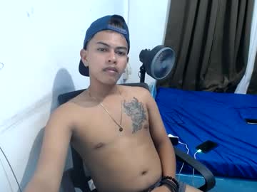 Boyax16 Chaturbate stream image from February 19, 2025