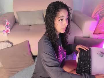 Kiiimthompson Chaturbate stream image from February 19, 2025