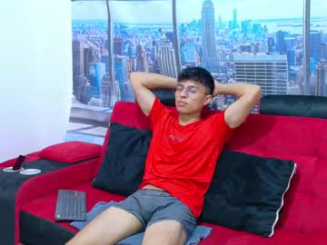 Max_Latin_ Chaturbate stream image from February 19, 2025