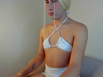 Alana_Z Chaturbate stream image from February 19, 2025