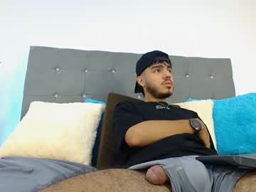 Yei_Evans Chaturbate stream image from February 19, 2025