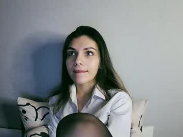 Lilirose_X Chaturbate stream image from February 19, 2025