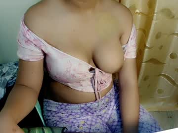 Pinaymargelita Chaturbate stream image from February 19, 2025